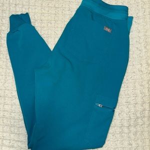 FIGS Zamora Scrub Bottom